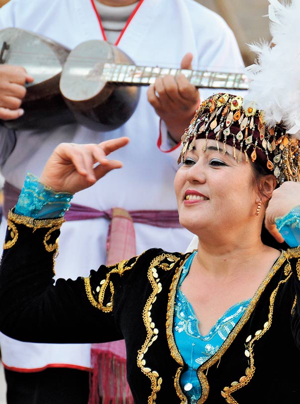 Nos Trilhos da Ácia Central - Latitudes - Jornal aQuadra