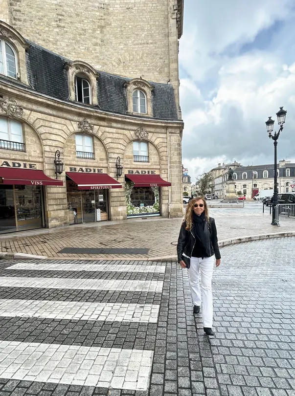 A pequena Paris, por Helena Montanarini - Jornal aQuadra